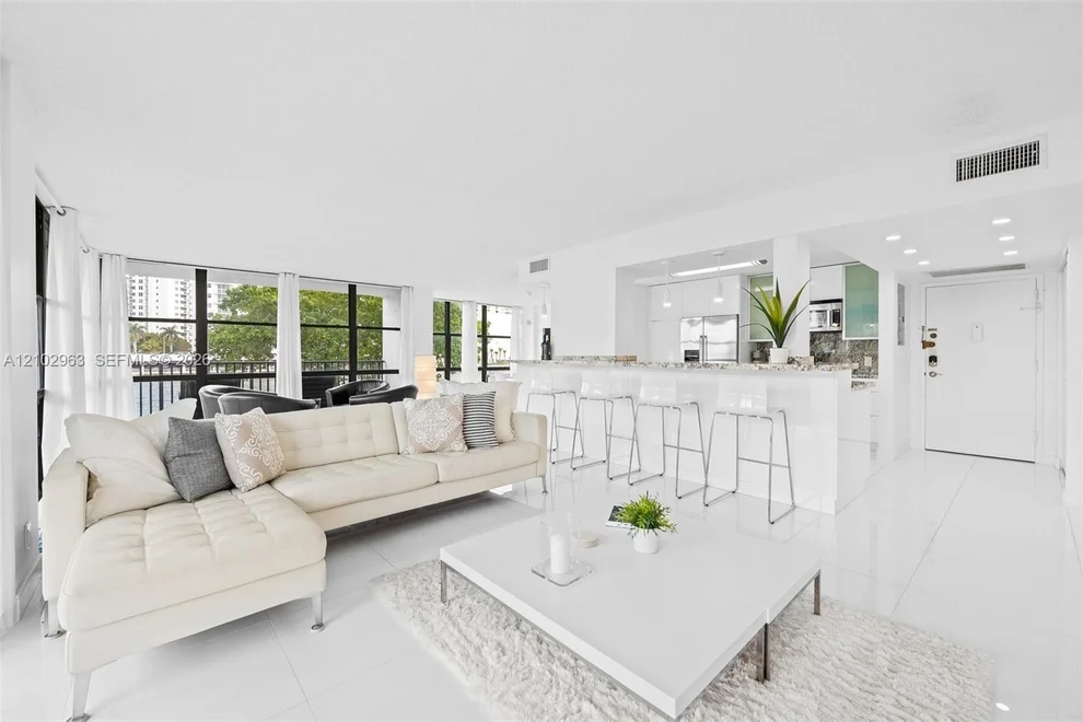 800 Parkview Drive