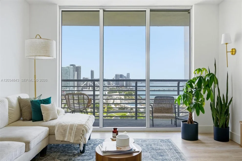 Unit for sale at 325 S Biscayne Blvd, Miami, FL 33131