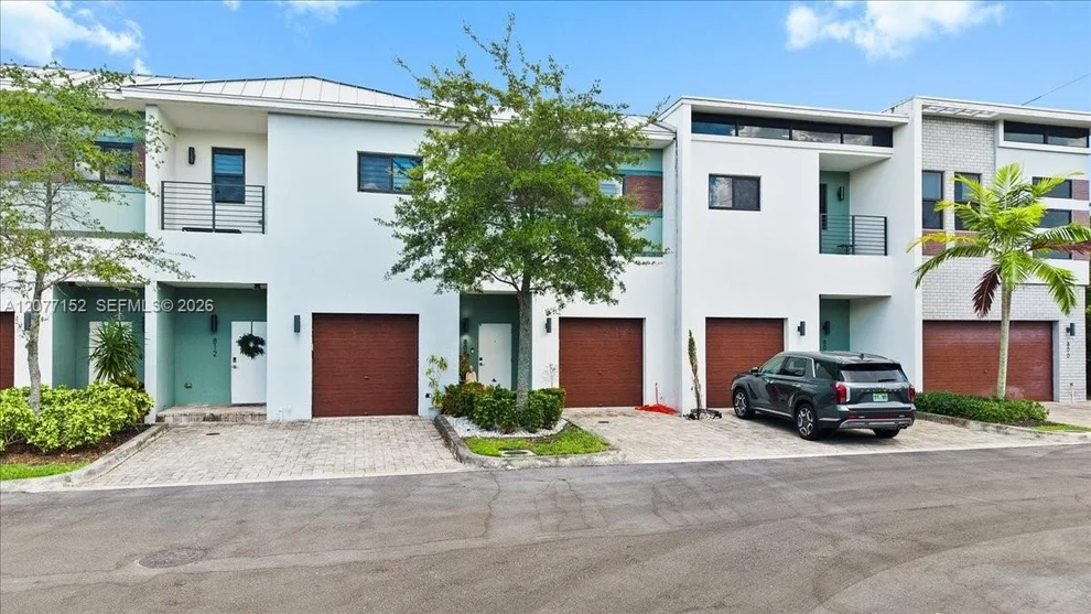 Unit for sale at 808 NW 44th Ter, Plantation, FL 33317