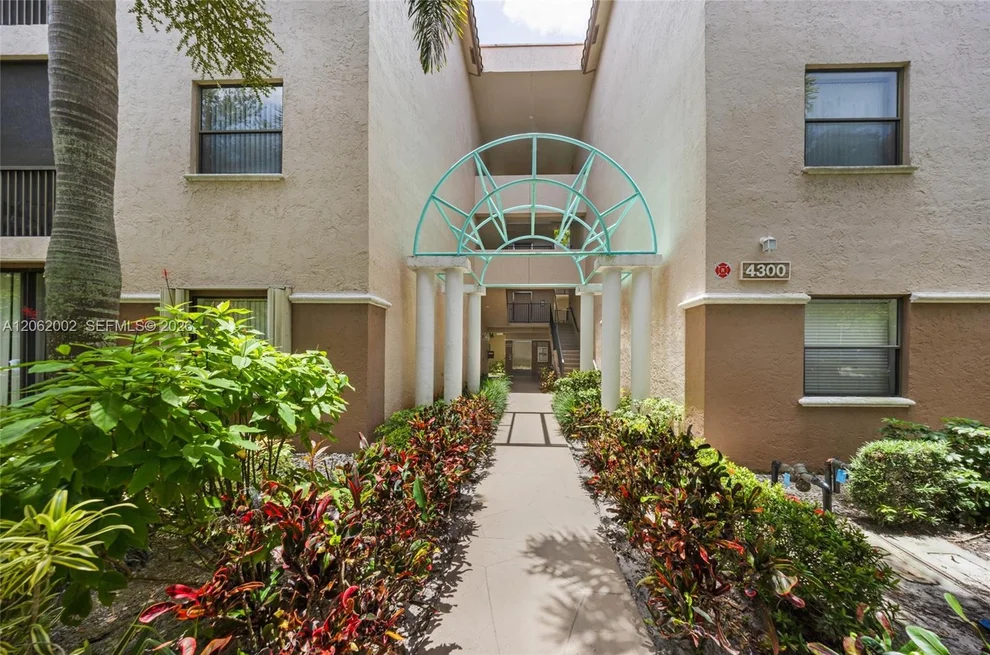 Unit for sale at 4300 NW 30th St, Coconut Creek, FL 33066