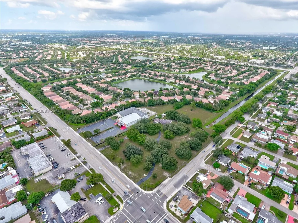 Unit for sale at 7227 Taft St, Pembroke Pines, FL 33024