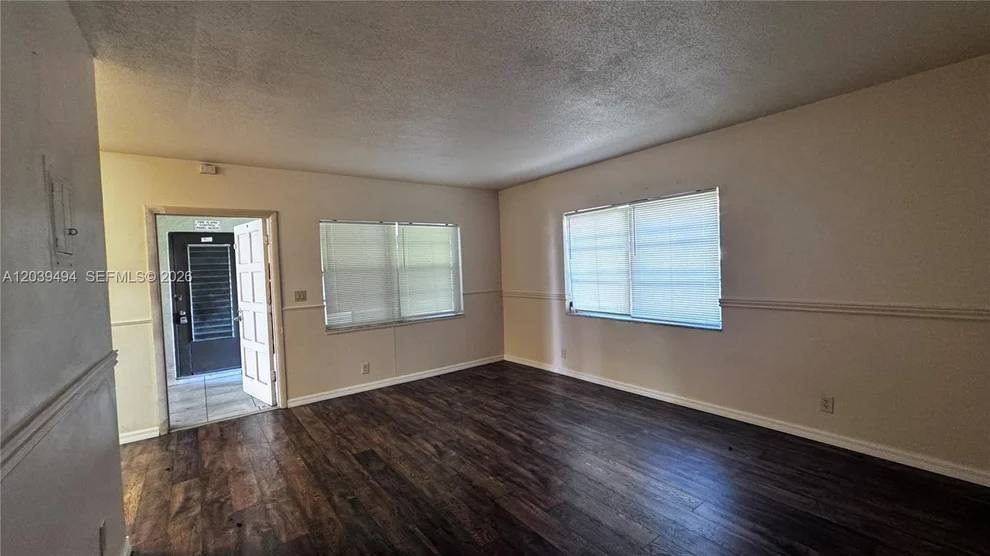 Unit for sale at 1522 NE 34th Ct, Oakland Park, FL 33334
