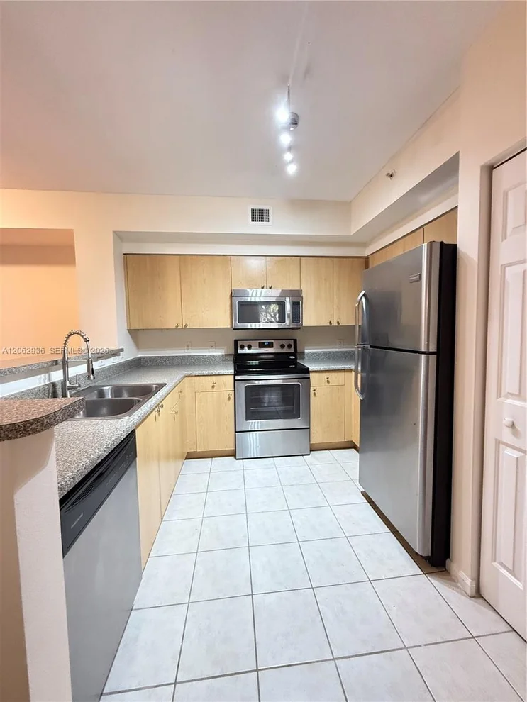 Unit for sale at 7940 N Nob Hill Rd, Tamarac, FL 33321
