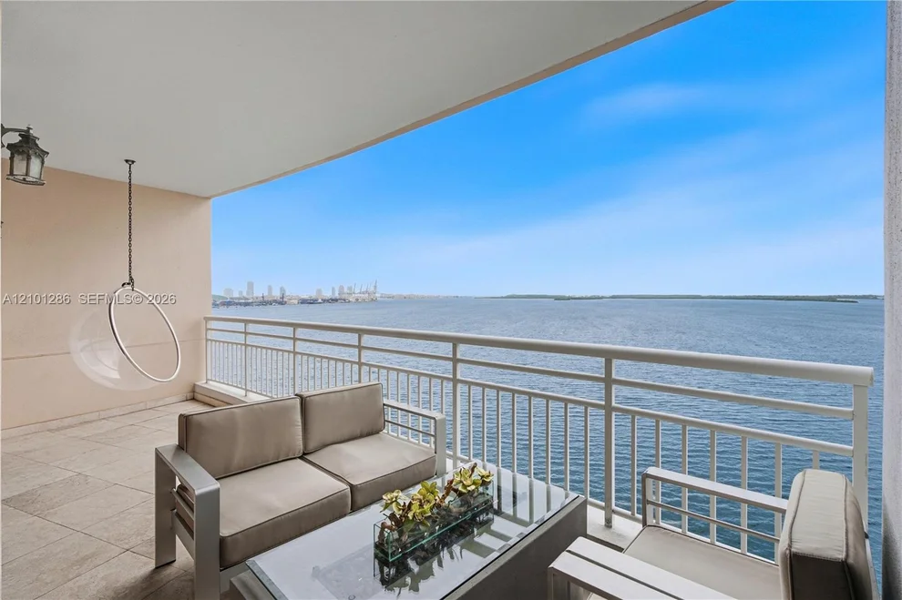 Unit for sale at 808 Brickell Key Dr, Miami, FL 33131