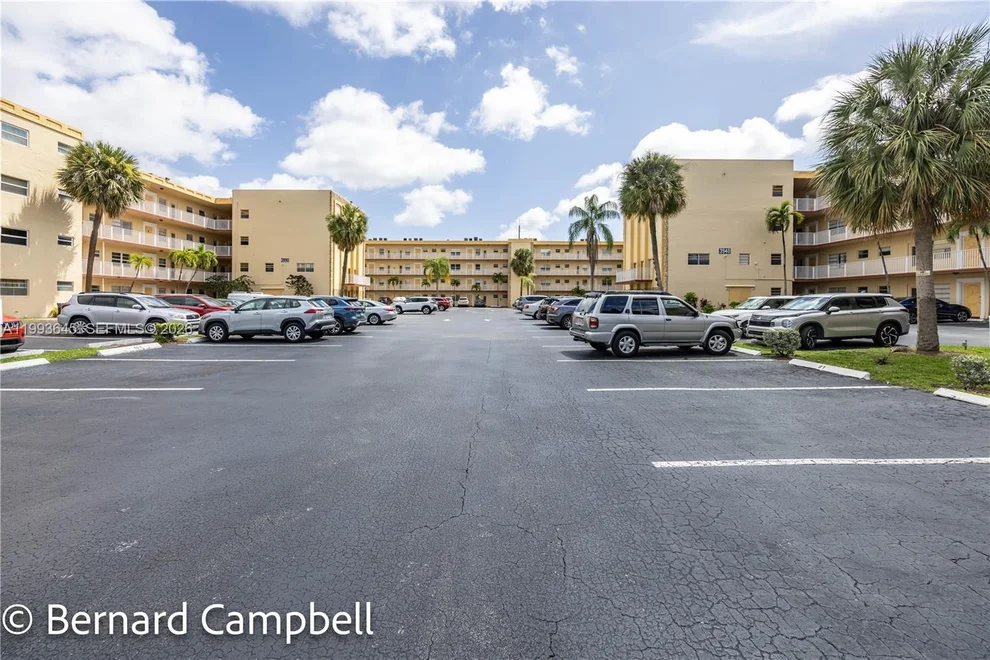 Unit for sale at 3940 NW 42nd Ave, Lauderdale Lakes, FL 33319