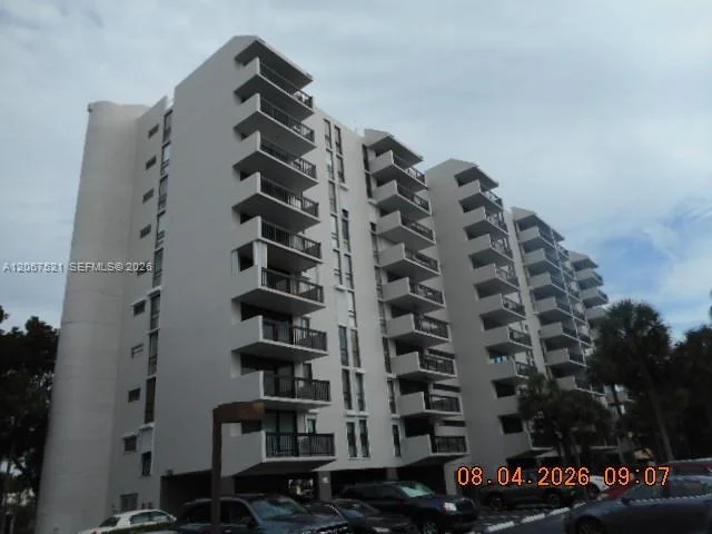 Unit for sale at 4800 Bayview Dr, Fort Lauderdale, FL 33308