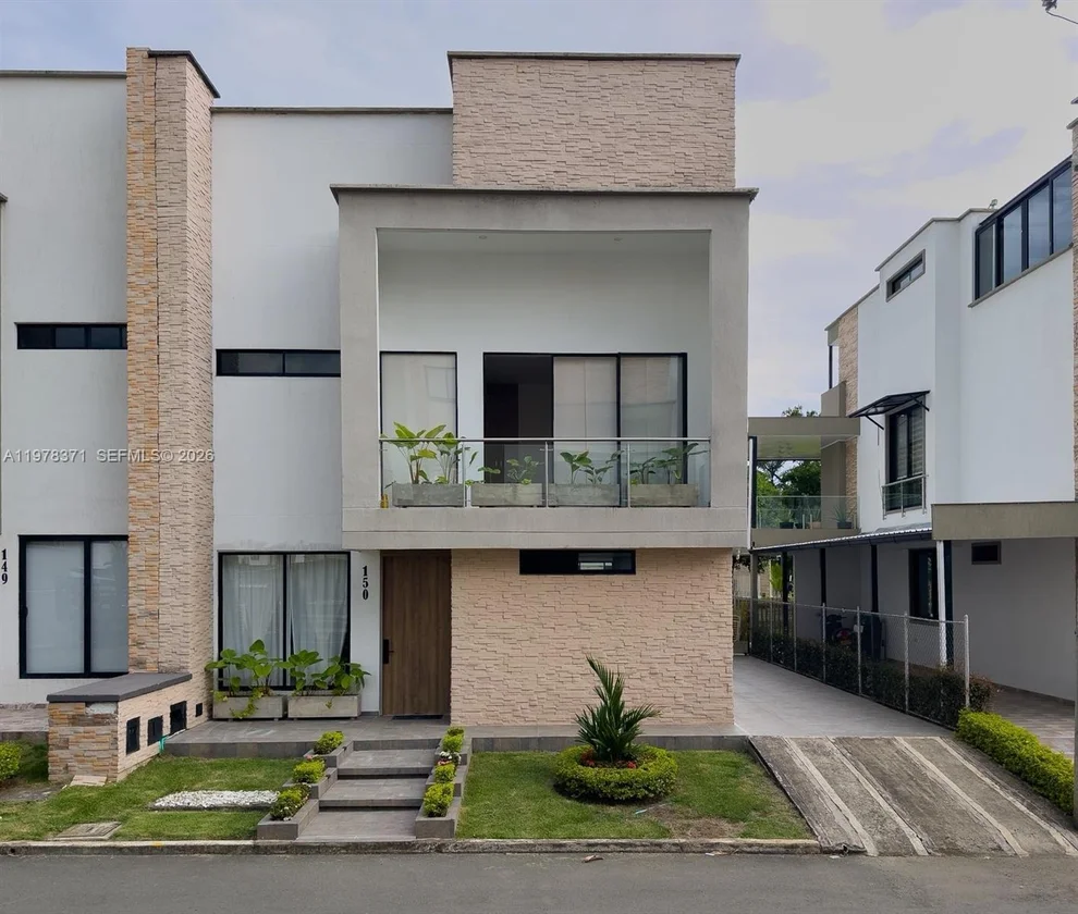 Unit for sale at 150 Manantial Mercededs,  764001