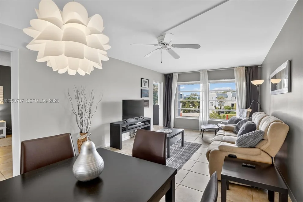 Unit for sale at 7897 Golf Circle Dr, Margate, FL 33063