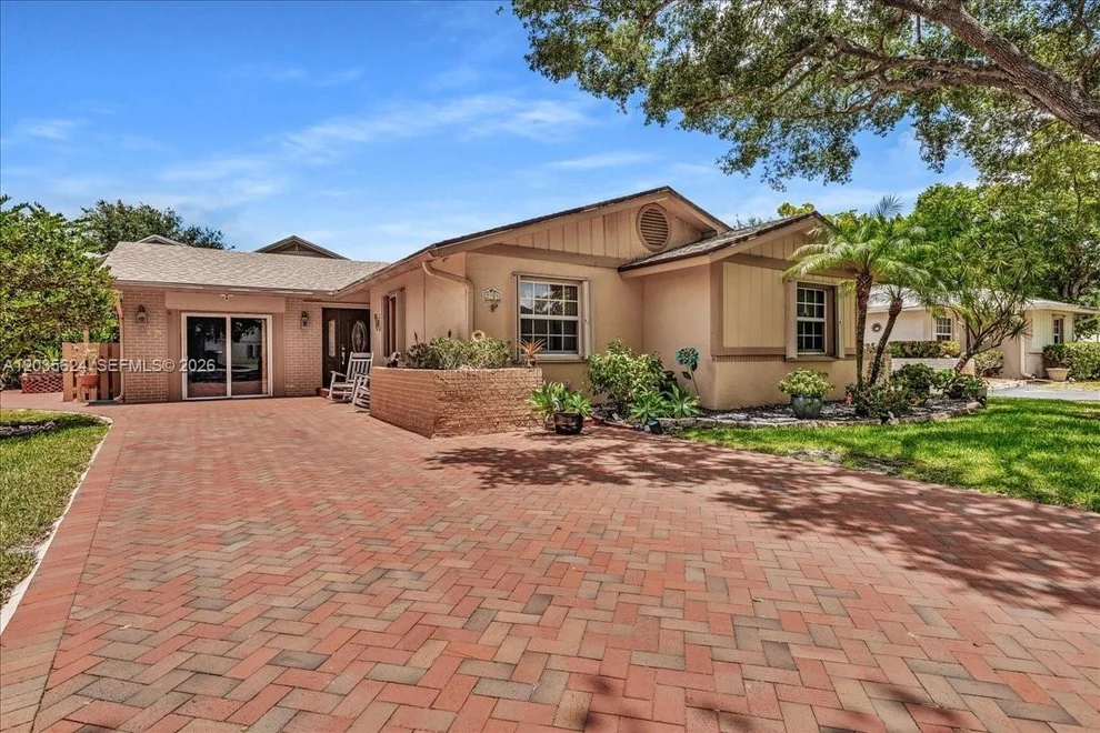 Unit for sale at 2155 Nova Village Dr, Davie, FL 33317