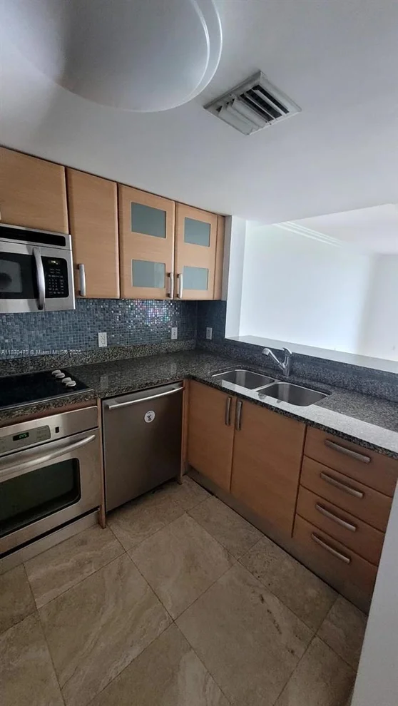 Unit for sale at 2101 Brickell Ave, Miami, FL 33129