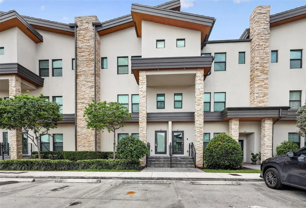 Unit for sale at 10467 NW 82nd St, Doral, FL 33178