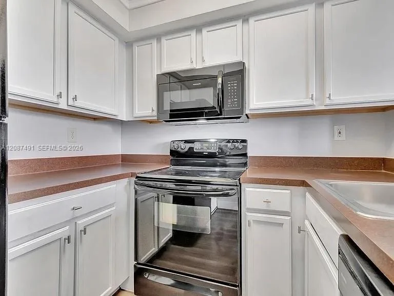 Unit for sale at 714 Executive Center Dr, West Palm Beach, FL 33401