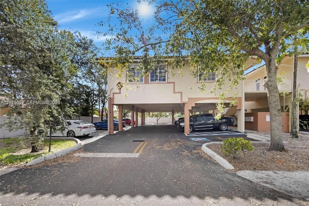 Unit for sale at 5595 Orange Dr, Davie, FL 33314