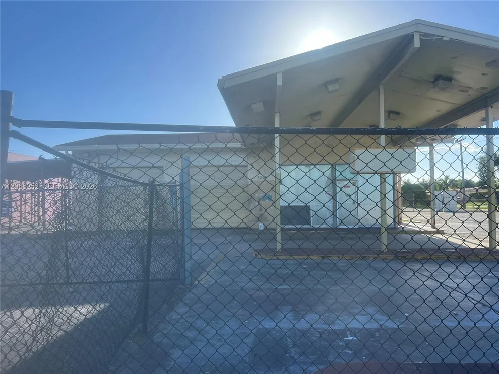 Unit for sale at 1391 NW 31 Ave, Lauderhill, FL 33311