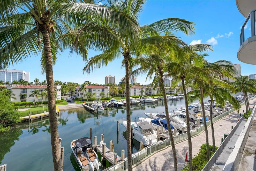 Unit for sale at 3029 NE 188th St, Aventura, FL 33180