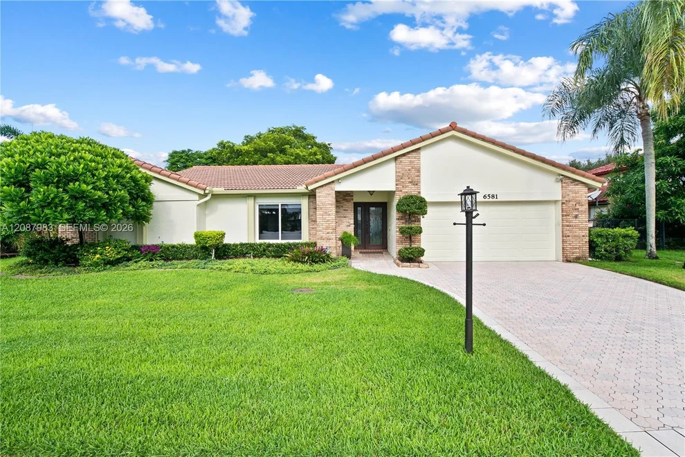 Unit for sale at 6581 Falconsgate Ave, Davie, FL 33331
