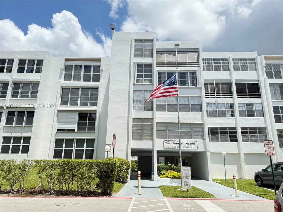 Unit for sale at 6903 Cypress Rd, Plantation, FL 33317