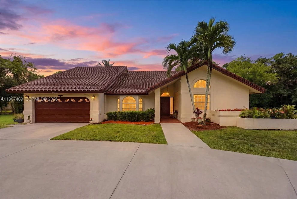 Unit for sale at 11400 NW 20th Ct, Plantation, FL 33323