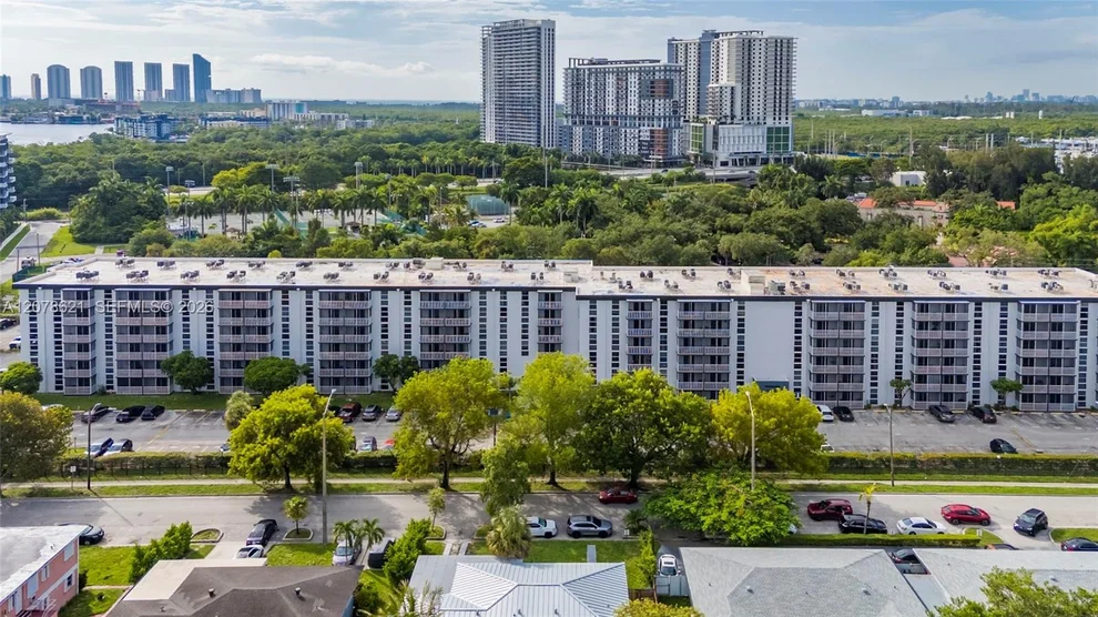 Unit for sale at 16950 W Dixie Hwy, North Miami Beach, FL 33160