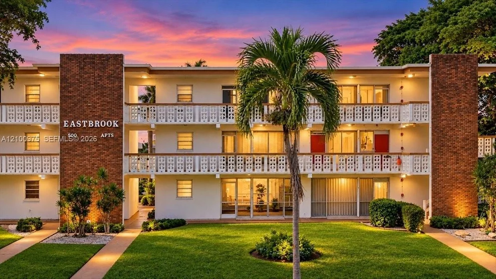Unit for sale at 500 S Luna Ct, Hollywood, FL 33021