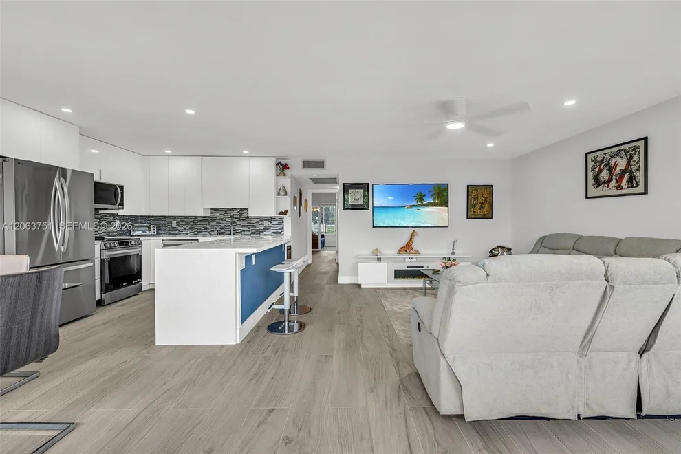 Unit for sale at 2109 Oakridge V, Deerfield Beach, FL 33442