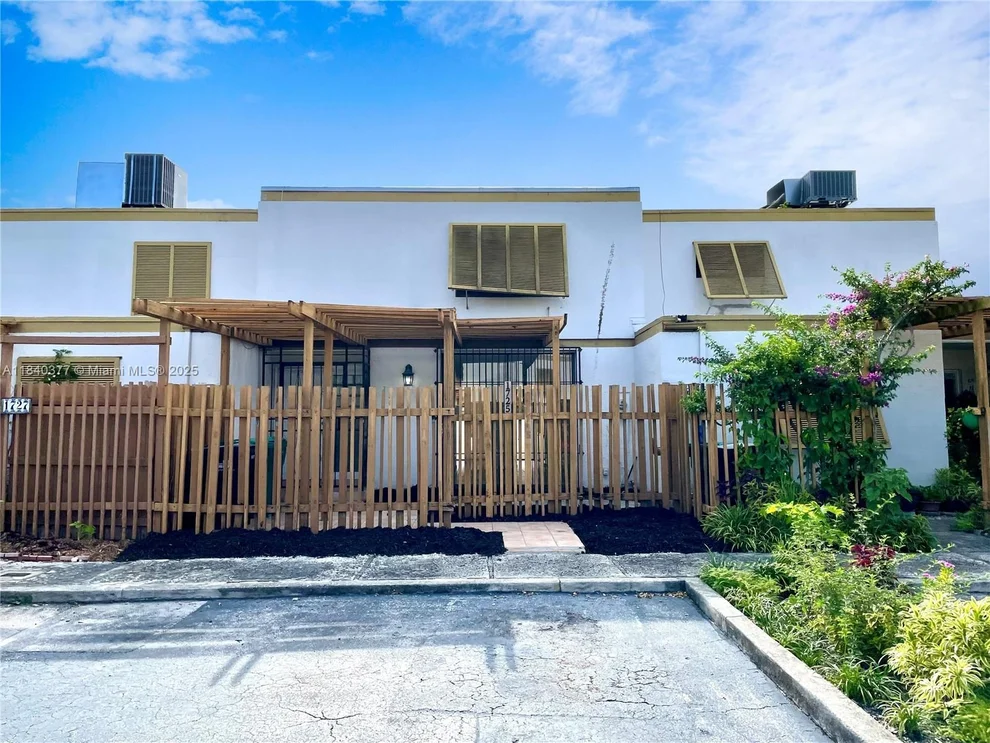 Unit for sale at 1725 SW 131st Place Cir S, Miami, FL 33175