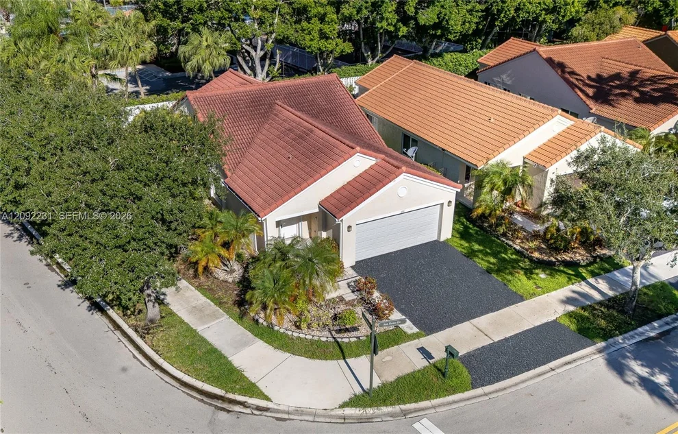 Unit for sale at 890 San Remo Dr, Weston, FL 33326