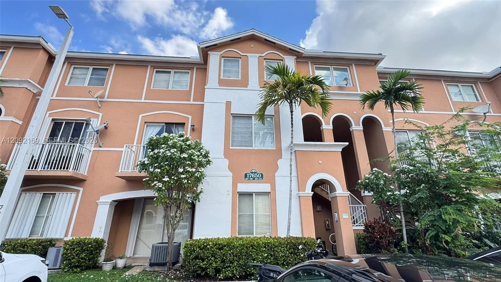 Unit for sale at 17650 NW 73rd Ave, Hialeah, FL 33015