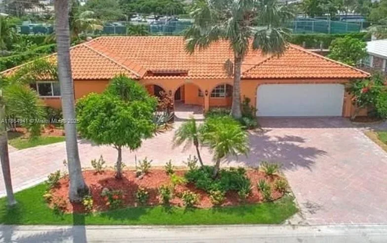 Unit for sale at 4220 NE 27th Ave, Lighthouse Point, FL 33064