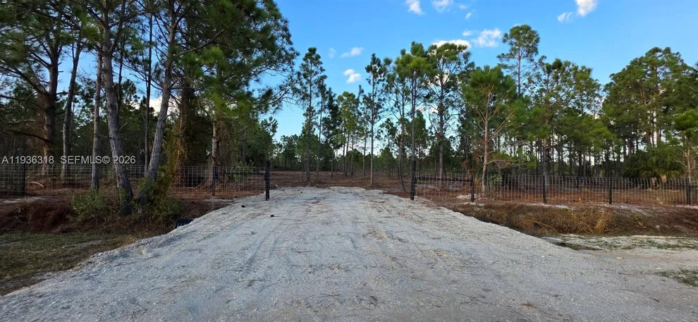 Unit for sale at 17975 NW 298 st, Okeechobee, FL 34972