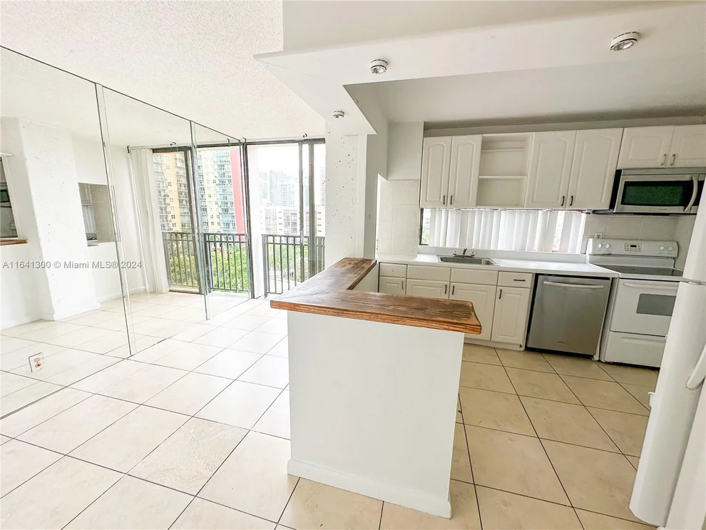 Unit for sale at 17021 N Bay Rd, Sunny Isles Beach, FL 33160