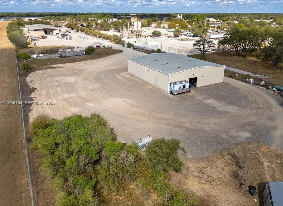 Unit for sale at 1525 Forestry Division Rd, La Belle, FL 33935