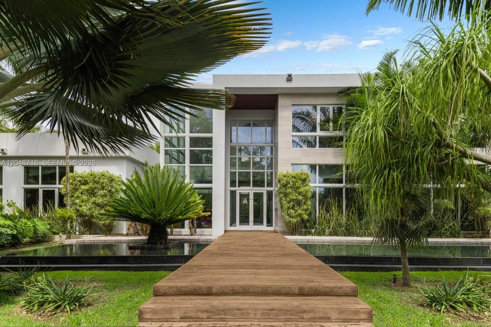 Unit for sale at 12900 SW 63rd Ave, Pinecrest, FL 33156
