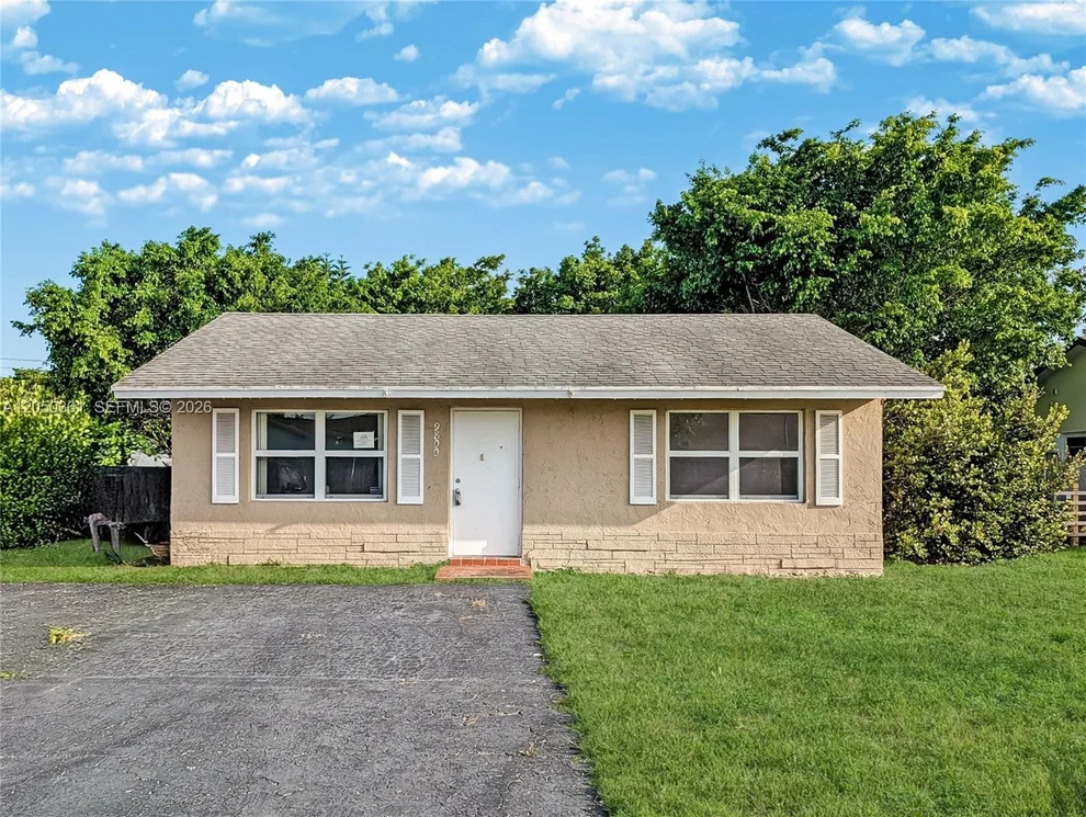Unit for sale at 9800 NW 70th Ct, Tamarac, FL 33321