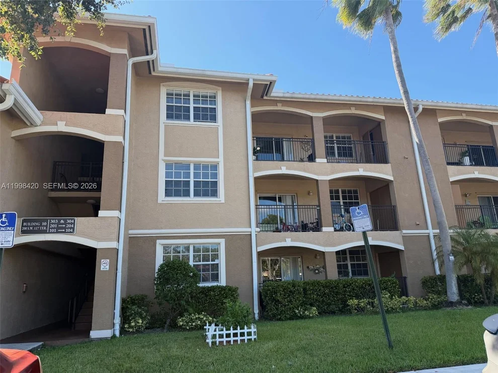 Unit for sale at 200 SW 117th Ter, Pembroke Pines, FL 33025