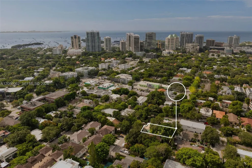 Unit for sale at 2952 Louise St, Coconut Grove, FL 33133