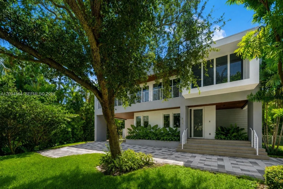 Unit for sale at 425 Harbor Dr, Key Biscayne, FL 33149