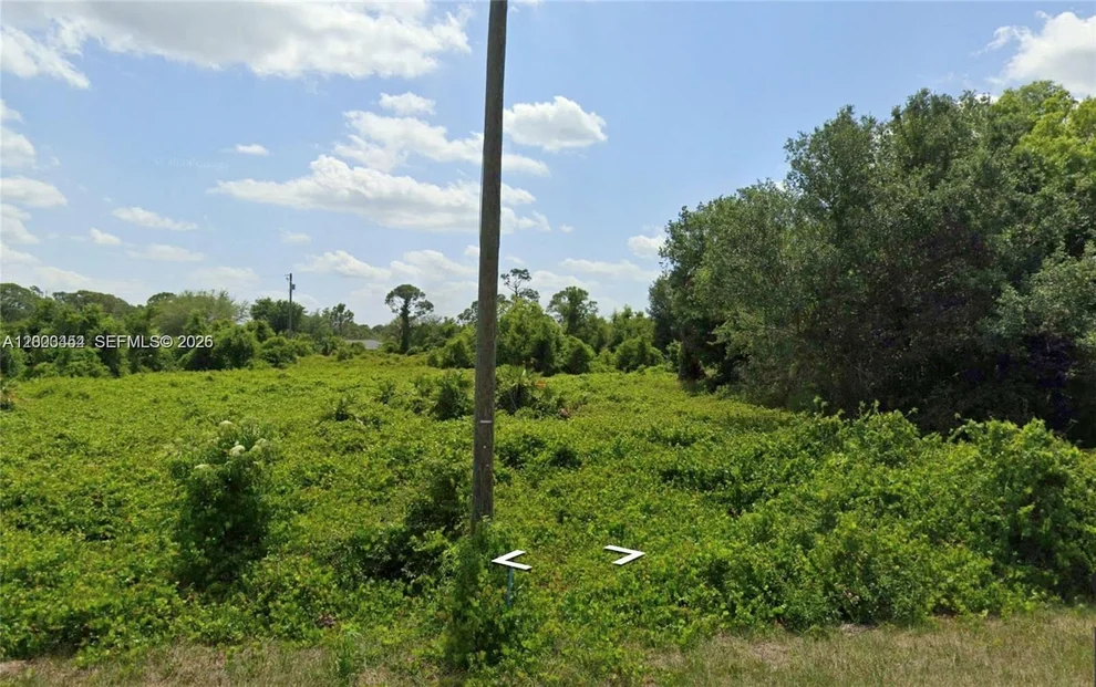 Unit for sale at 567 NE Farrell Drive, Lake Placid, FL 33852