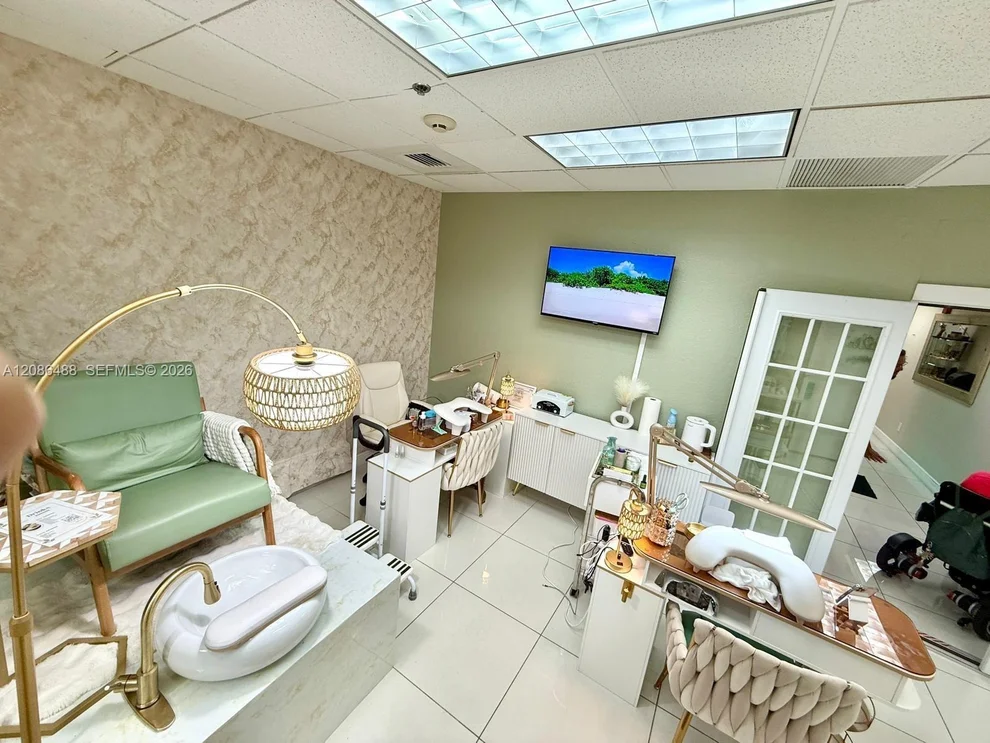 Unit for sale at Salon Suite for Sale, Deerfield Beach, FL 33441