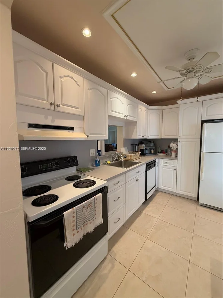 Unit for sale at 4270 NW 40th St, Lauderdale Lakes, FL 33319