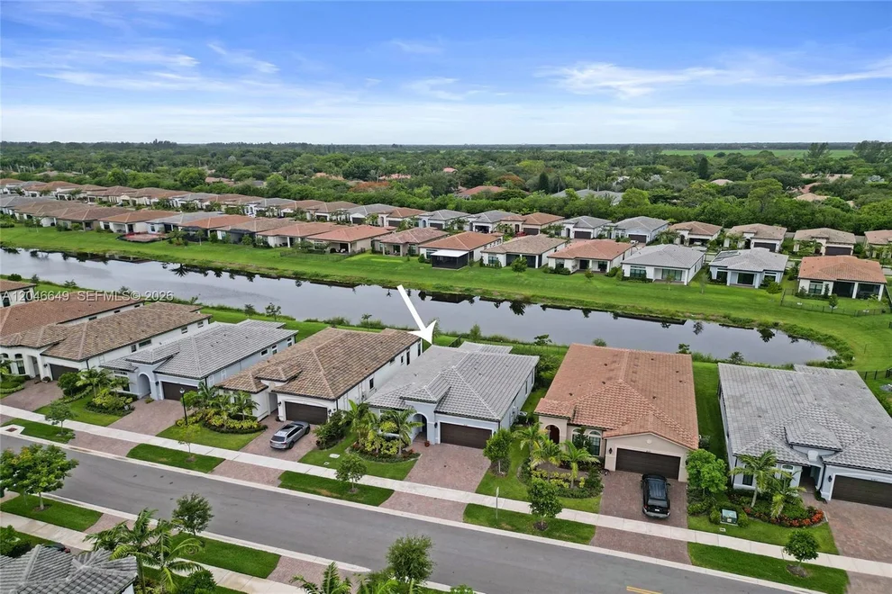 Unit for sale at 8147 Juniper Dr, Parkland, FL 33067