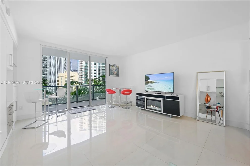Unit for sale at 1300 Brickell Bay Dr, Miami, FL 33131