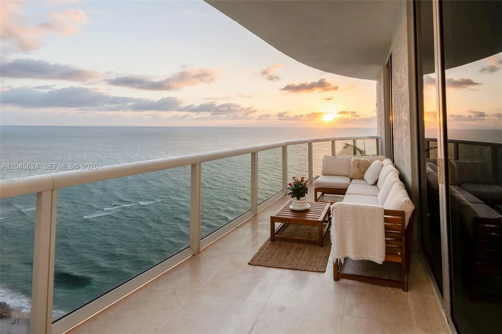 Unit for sale at 15901 Collins Ave, Sunny Isles Beach, FL 33160