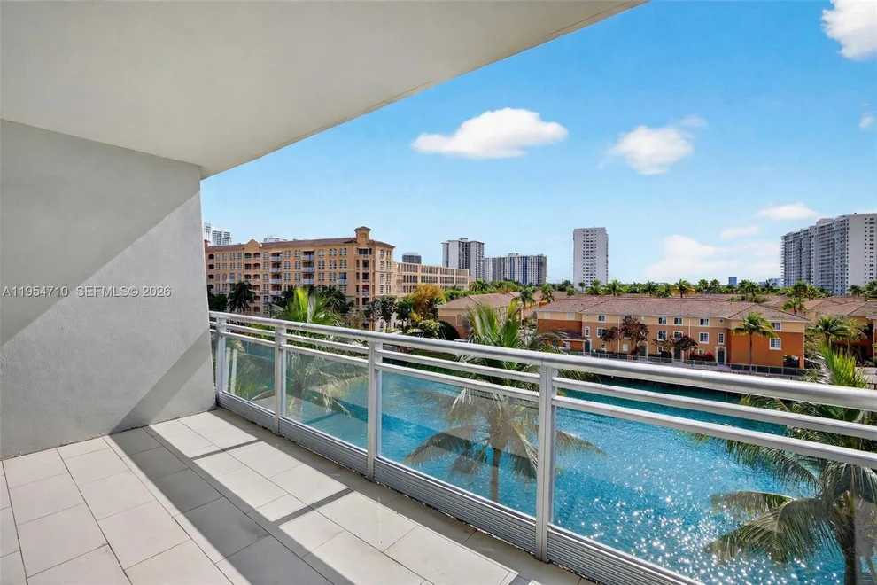 Unit for sale at 2950 NE 188th St, Aventura, FL 33180