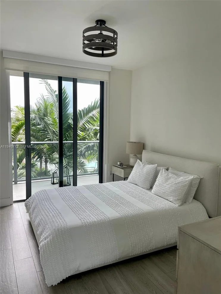 Unit for sale at 2960 NE 207th St, Aventura, FL 33180