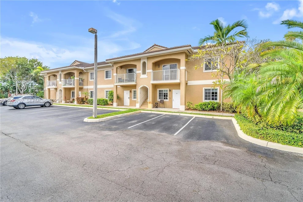 Unit for sale at 4950 Washington St, Hollywood, FL 33021