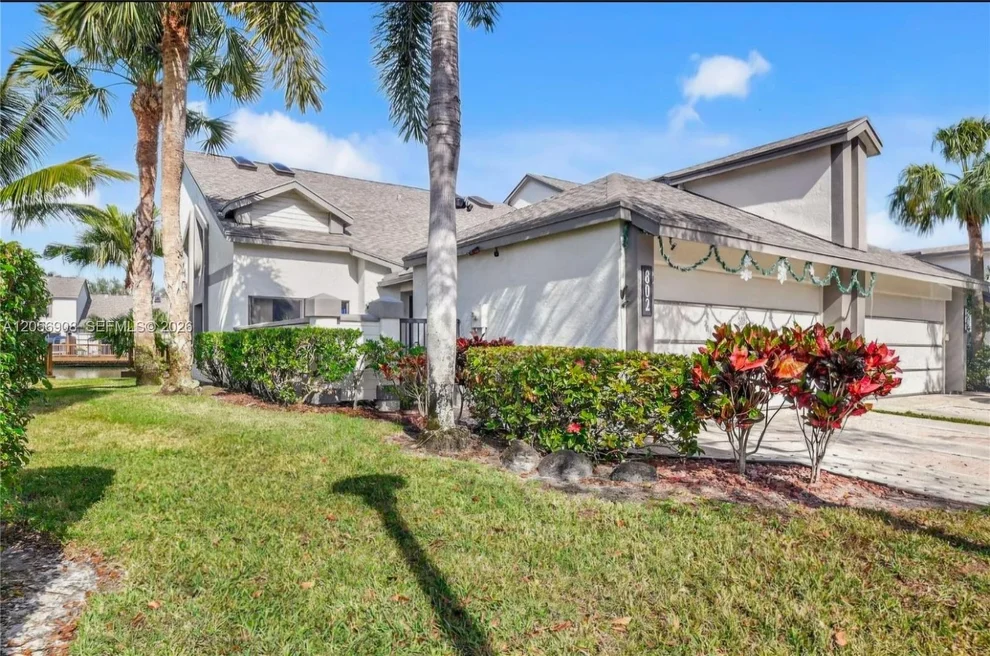 Unit for sale at 802 Landings Blvd, Green Acres, FL 33413