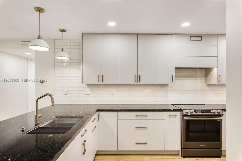 Unit for sale at 100 Edgewater Dr, Coral Gables, FL 33133