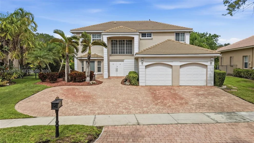 Unit for sale at 2608 Oakbrook Ct, Weston, FL 33332