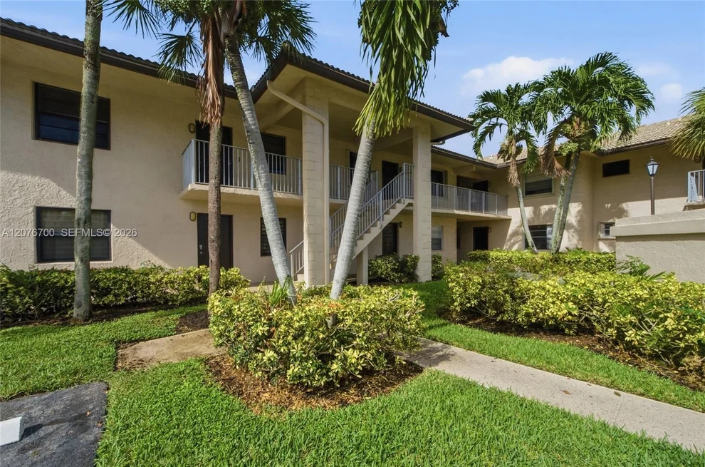 Unit for sale at 5510 Lakeside Dr, Margate, FL 33063